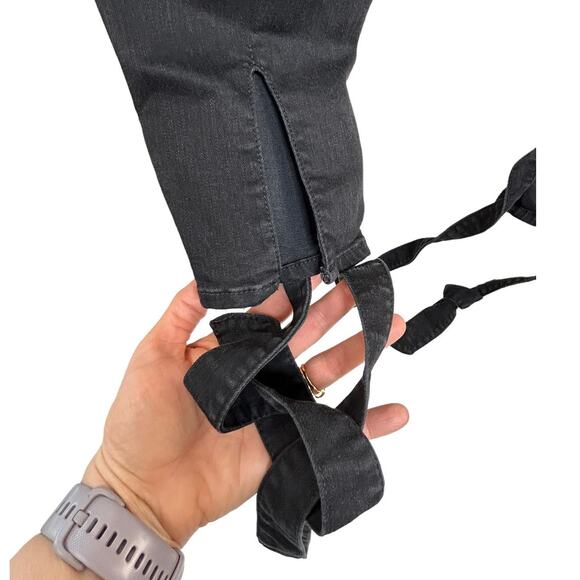 MOTHER Looker Black Jeans With Ankle Bows Size 27 4 Not Guilty Feminine - Picture 7 of 12